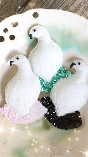 Tanya | Decor, DIY & Thrifting on Instagram: "✨NEW✨ felt ornament pattern for 2025! Last year I released patterns for these felt ornaments: DIY felt polar bear ornament DIY felt seal ornament DIY felt bunny ornament DIY felt fox ornament (sitting and leaping) 🐻‍❄️ 🐰 🦊 🦭 I’m adding to my felt animal ornament collection with this new DIY felt bird pattern. There’s so much potential to turn this into a DIY felt dove ornament or other felt bird design. Follow this tutorial to learn how to make a