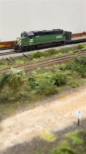 Tim’s Train’s on Instagram: "Run time is fun time #hoscale #modelrailroading #modeltrains #prototypical #scenery #athearn #tangentscalemodels #woodlandscenics #madeitwithwoodlandscenics #martinwelbergscenicstudios #hoscalemodels #modeltrainsofinstagram #modelrailroadingisfun #bn #burlingtonnorthern #burlingtonnorthernrailway #railfanning #railfanningmoments"