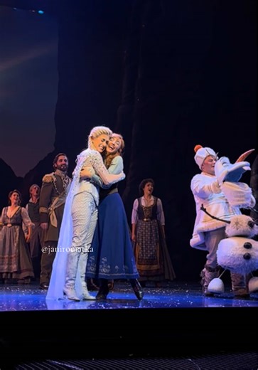 Enjoy the Magic of Elsa and Anna in Stuttgart Musical