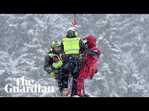 Lindsey Vonn airlifted from course after crash in final downhill before Olympics
