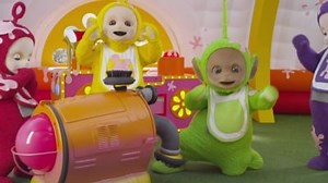 Watch Teletubbies Season 2 Episode 6 - Custard Chaos/ Tallest Shortest