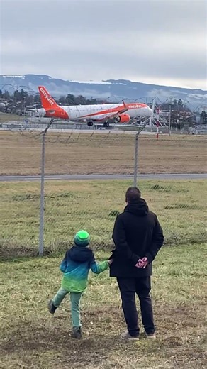@Landing from this Airbus A321 Neo Easyjet