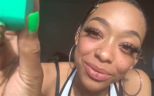 乔娜小姐姐化妆助眠，触摸音敲击音都有，舒服得一批