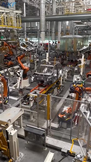 Qjar Chineserobot on Instagram: "Demonstration of kuka robots supporting our track and fixture applied to automotive industry. #automotive #welding #industrialrobot #industrialautomation #industrialautomation #automation #industrialmetal #coboté #qjar #kūka #kukarobotics"