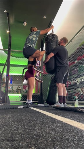 1. You didn’t see me trip over the battle ropes 2. The story behind this sound though 💀🤣 #gymtok #gymhumour #shortkings