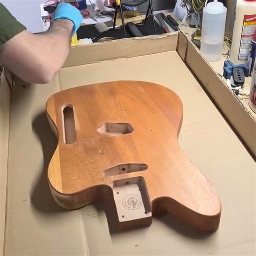 Staining a Guitar Body at the Barbibay Guitars Workshop