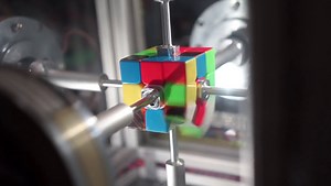 A machine that solves the Rubik's cube in the world's fastest 0.38 seconds has appeared, and the appearance of breaking the world record significantly is being released in the movie