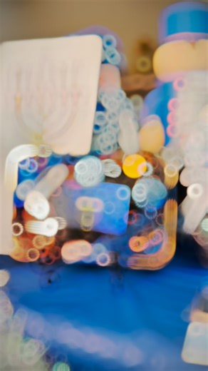 🕯️ The candles continue to glow, and Hanukkah is still being celebrated with tradition, reflection, and moments meant to be shared. ✨ FESTIVAL OF LIGHTS�Throughout all eight nights, this season invites us to slow down and honor meaningful traditions. We’re wishing all those celebrating continued warmth, joy, and light as Hanukkah carries on. 🎁 A THOUGHTFUL HANUKKAH GIFT�This handcrafted chocolate tray makes a perfect gift for someone celebrating Hanukkah. Beautifully arranged and made with car