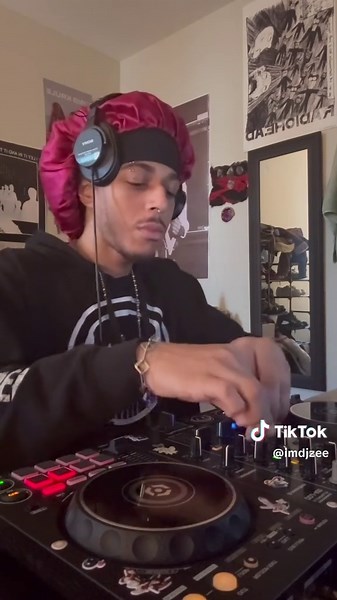 i'm sitting on so much old content now oml #ghettotech #blacktechno #dj #electronicmusic #djmix