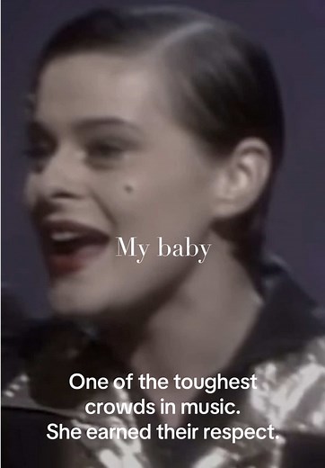 Lisa Stansfield: Acapella Performance at Apollo 1990