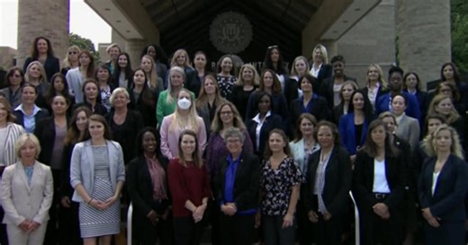 FBI honors 1st female special agents 50 years later