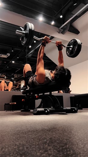 ライイングexとケーブルプレスダウンの筋トレ