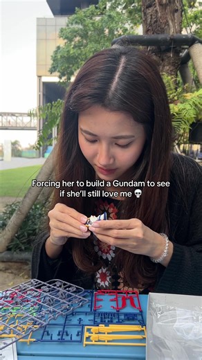 Bought my girlfriend her first-ever Entry Grade Gunpla 🫶 #gunpla #gundam #gundamtiktok #gunplacommunity #gundamcommunity