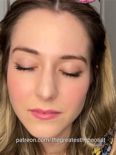 Lea in a video game #hypnotic #hypnosis #girlhypnotized #hypnotist #mindmelt #mindblank #mindless #hypnose #hypnotiseur #hypnotized #trance #eyerolls #hypno #hypnoticinduction #induction #pendulum #hypnotize #fractionation #mantras #loop #npc #videogames