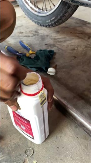 Engine oil change Honda cd 70 bike #automobile #motorbike #motorcycle #shorts