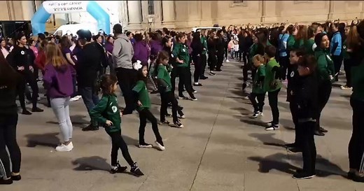 Vídeo: Un 'flashmob' jotero en solidaridad con los niños con cáncer