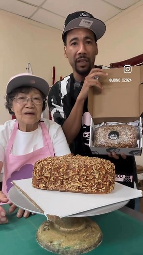 Caramel pecan butter pound cake loaf w/ nationwide shipping included Text 832 888 7859 to order | Yong's Bakery