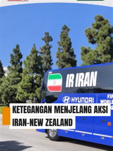 LOS ANGELES, 14 Jun – Penyokong pasukan bola sepak kebangsaan Iran serta penentang kerajaan Iran berkumpul di luar Hotel Westdrift di Los Angeles pada Ahad menjelang perlawanan Kumpulan G Piala Dunia FIFA antara Iran dan New Zealand. Orang ramai yang membawa bendera Iran dan Israel berhimpun di luar hotel berkenaan, lokasi penginapan pasukan kebangsaan Iran sebelum aksi pembukaan mereka. Ketegangan antara kedua-dua kumpulan tercetus seketika sebelum anggota polis campur tangan bagi memisahkan me