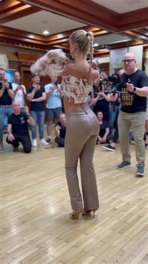 ✨ Ready for a kizomba journey? Dive into our mesmerizing moves and discover unexpected surprises along the way! 💃🕺 #KizombaLove #DanceMagic #SurpriseMoment ➕Follow for enchanting videos! 💎 Owner: 👠 Get your perfect dance shoes at www.danceshop-melimelo.fr 📌 Tag your dance partner and let’s create magic! #DanceShoes #PartnerGoals #DanceWithUs