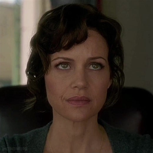 Unsettling Moonlight Man Encounter in Gerald's Game