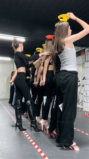 18K views · 1.7K reactions | #profademodeling | Profa de modeling | Facebook