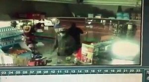 39K views · 191 reactions | So my good Bro at City Star Shop in Mission bay had this happen last night. Please help by sharing this round in the hope that someone may recognise these idiots.. This has been happening way to much lately in New Zealand. What's this country coming too!! | Mean Bro | Facebook