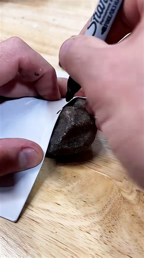 Cutting/Polishing an agate in 61 seconds | Taylor’s Rocksmithery