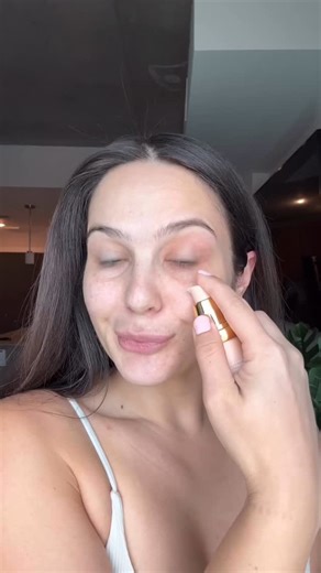 Tried the color-changing foundation everyone’s talking about, kinda obsessed. | Rise Luxus