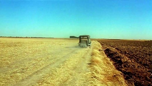 The Devil's Backbone - Trailer