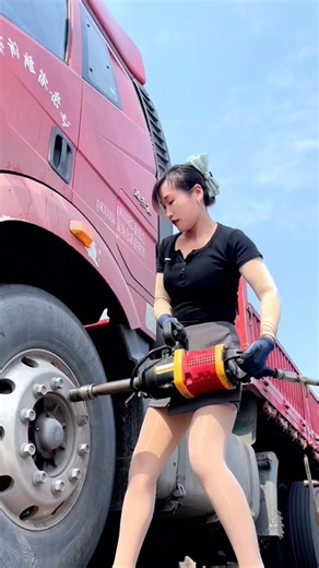 I'm both a container driver and a rescue repairman #truck #container #life