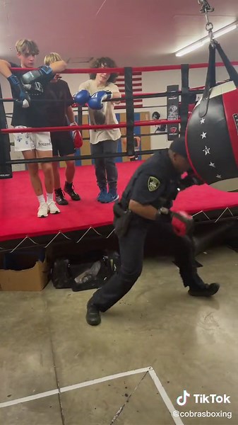 #cops #police #boxing #fight #ufc #mma #fyp #boxer