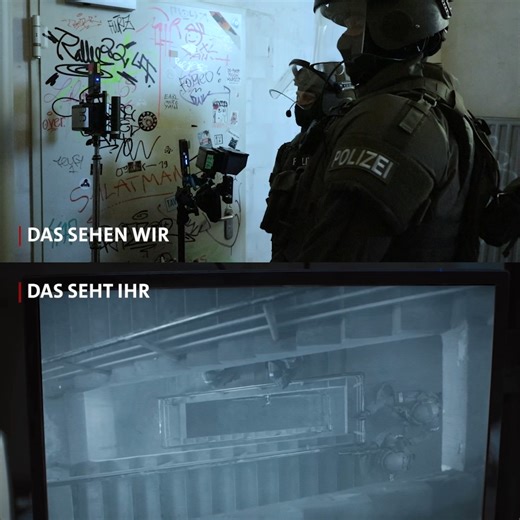 Dreharbeiten vs. fertige Szene mit dem SEK in Aktion – alles eine Frage des Blickwinkels. Mehr zur Arbeit des SEK am Set des neuen "Tatort" aus Dresden erfahrt ihr im "Behind the Scenes"-Video in der ARD Mediathek: 1.ard.de/tatort | Tatort