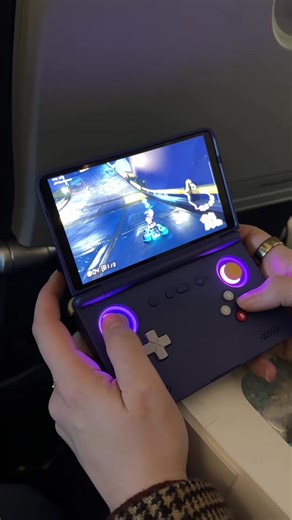 Discover the Retroid Pocket Flip 2 Emulation Device