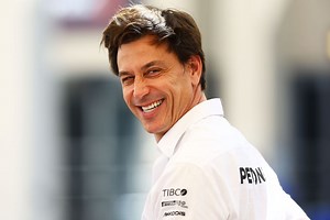 Toto Wolff finds uncanny 'cycle' in Mercedes' woeful 2022 campaign and a 'stock market crash'