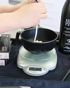 Halo sectioning with Mirella Manelli - Hair using Kenra Color Beige Rapid Toner 🎨 This technique is all about framing the hair around your client's face for instant bri | Kenra Professional