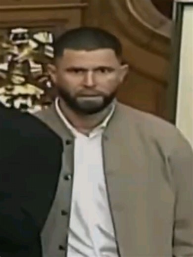 Después de mucho tiempo escondido, ayer asomó la cabeza Yosser Daniel Gavidia Flores, hijo de Cilia Flores y quien comanda a