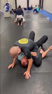 Sneaky Submission From Mount (Reverse Triangle) 🔒