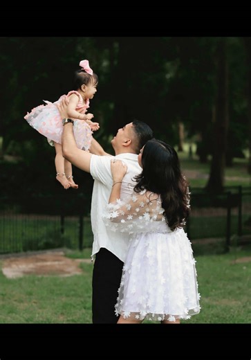Our darling AnSu turned ONE in February 🎀 no chaos, just comfort, and our little princess enjoying her special day 🌸🎊. She made our lives brighter and our hearts bigger.🥹🌸 @Sulav #latepost #1stbirthday #fyp #aus #photoshoot