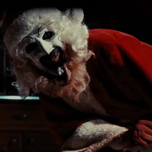 Happy Christmas Eve! #smelly_orangutan #fyp #arttheclownedit #christmas #terrifier3