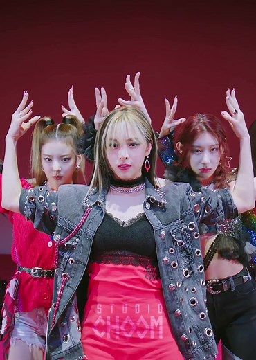 ITZY - LOCO Performance in 4K