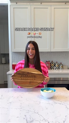 Julia Paige | OUR TEAM FOR THIS WEEK IS…❤️🫘🤭🍩🫖🎣 What did I miss?!👇🏻 #snackboard #target #nflfootball #newenglandpatriots #patriots snack board Sunday... | Instagram