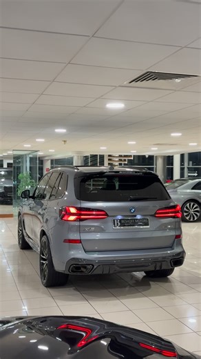 Beshoff Motors on Instagram: "New in: 2025 BMW X5 50e M-Sport Pro Hybrid with only 6,000 miles from new and a balance of BMW manufacturer warranty until 2028. Presented in Skyscraper Grey Metallic with a complementing Ivory Merino Leather Interior with a host of features including... - M-Sport Pro Package - 22-Inch Light-Alloy Wheel Double Spoke 742M - M-Sport Braking System - Comfort Package - M Aerodynamics Package - Carbon Fibre Front Splitter and Rear Spoiler - Sky Lounge Package with Panora