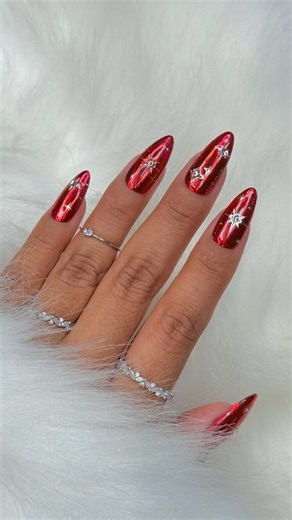 Daily Charme Official | Easy Celestial Sparkle Chrome Nails ⭐️❤️✨ A bold yet dreamy mani that mixes mirror chrome shine with celestial sparkle for an effortlessly... | Instagram