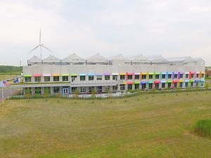 84K views · 420 reactions | we don’t make soap like everybody else. take a peek inside our south side soapbox, the first LEED platinum-certified manufacturing plant in our industry. #fearnomess | method products | Facebook