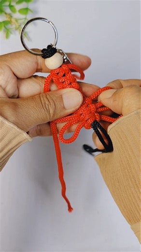 girl macrame keychain tutorial #macramekeychain #macramecreation