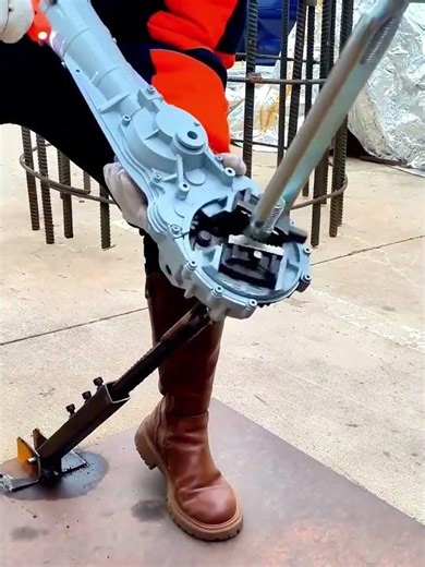 Tightening process of screws using electric wrench tools