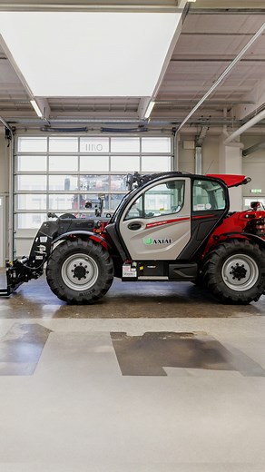 Megérkezett hozzánk a Manitou MLT 841-145 PS PLATINUM felszereltséggel! ➡️ Adaptive légrugózású ülés fűtéssel és elektromos deréktámasszal – a kategória legkényelmesebb vezetőhelye ➡️ Hidraulikus eszközrögzítés – villámgyors munkaeszköz-csere ➡️ HighView kamera LED munkalámpák a gém végén – tökéletes rálátás a rakományra, akár éjszaka is ➡️ LED közúti világítás elöl – modern, erős és energiatakarékos ➡️ Comfort Steering System – 1 kormányfordulat is elég a teljes irányváltáshoz ➡️ Automata közpo