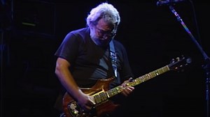 Watch Grateful Dead Perform ‘Wharf Rat’ In Orchard Park In July 1990