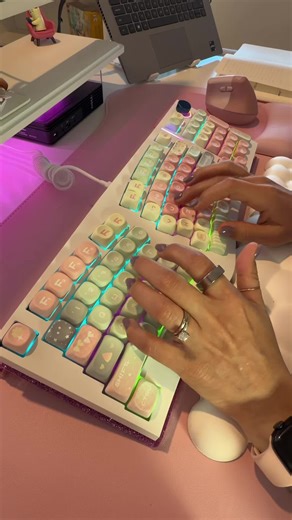 Discover My Favorite Keyboard for a Stylish Workspace