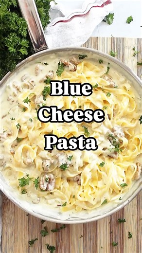 BLUE CHEESE PASTA SAUCE RECIPE IN BIO OR AT https://slowthecookdown.com/blue-cheese-pasta-sauce-gorgonzola-and-walnut-pasta/ Creamy, rich and loaded with flavor, this blue cheese pasta sauce is an indulgent, but quick and easy, weeknight meal that’s ready to serve in 30 minutes. Made with gorgonzola and cream, and tossed with walnuts, this is sure to impress! There is nothing shy about this recipe! It’s unashamedly indulgent, and if you are counting calories, it’s best to look away now! However,